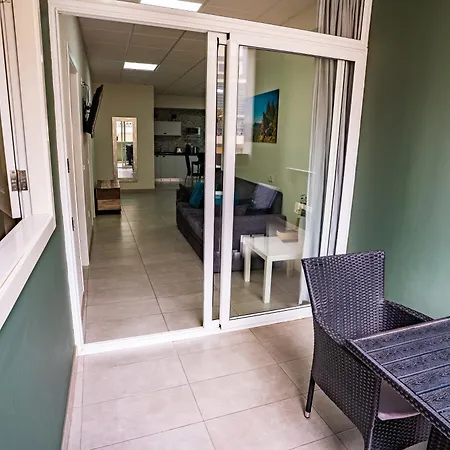 El Puente I- Airport 8,1k Apartment