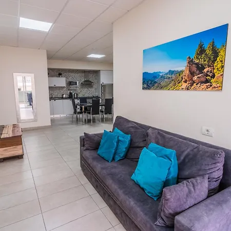 Apartment El Puente I- Airport 8,1k *